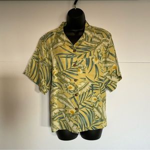 Tommy Bahama button up shirt. medium